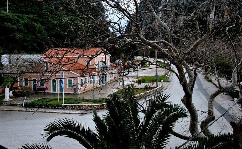 Odysseus Palace Poros  Exteriör bild